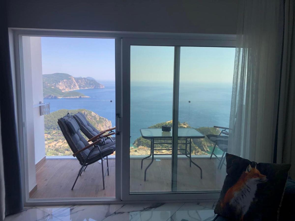 Golden Fox Studios And Suites Lákones 外观 照片