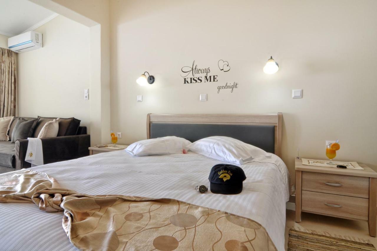 Golden Fox Studios And Suites Lákones 外观 照片