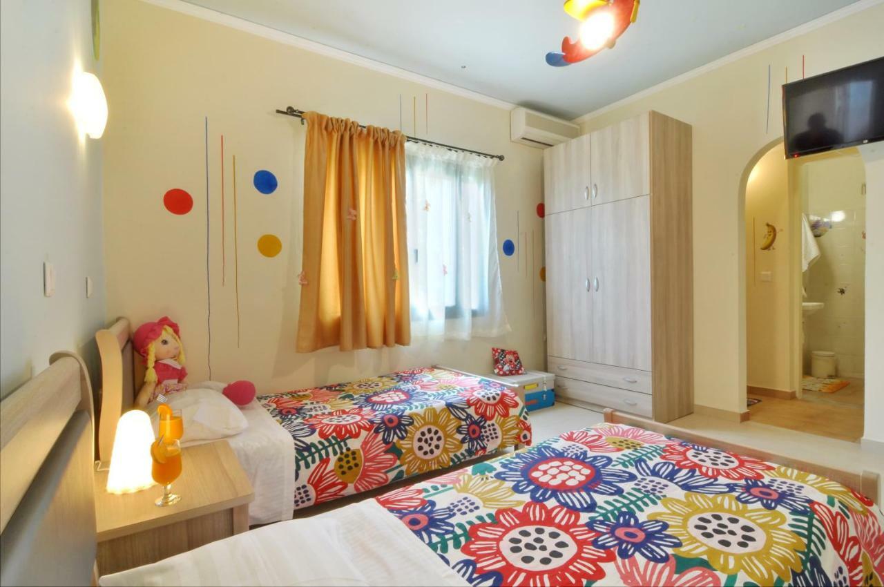 Golden Fox Studios And Suites Lákones 外观 照片